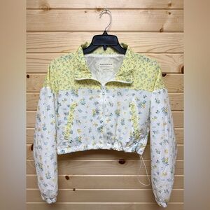 Aeropostale Floral Cropped Windbreaker Jacket in White & Yellow Women’s Medium